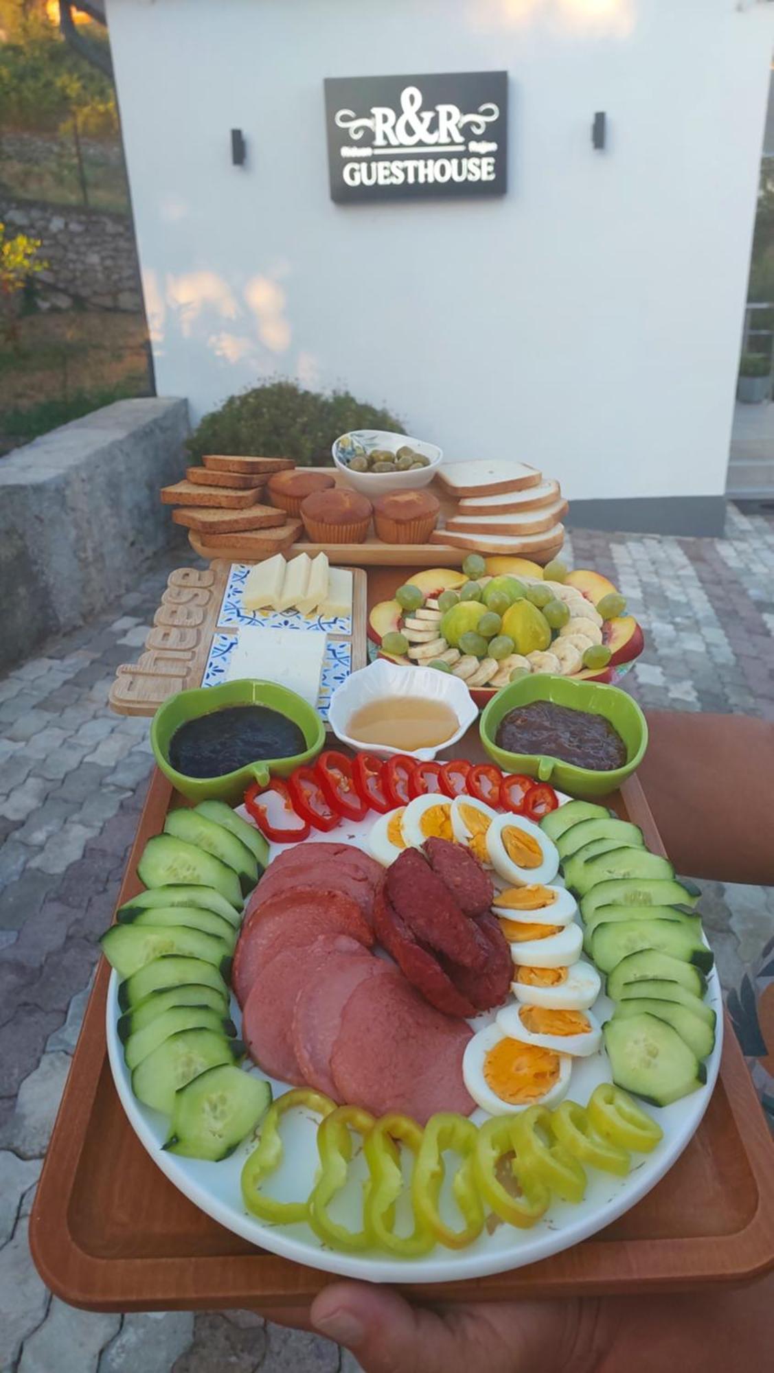 Отель R&R Gesthouse Shiroka Экстерьер фото